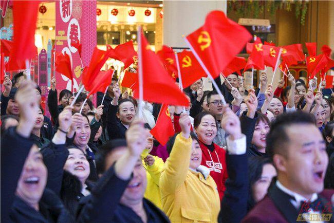二货男友兴冲冲做“叫花鸡”，我满脸期待，出锅后惊呆，一脸懵逼